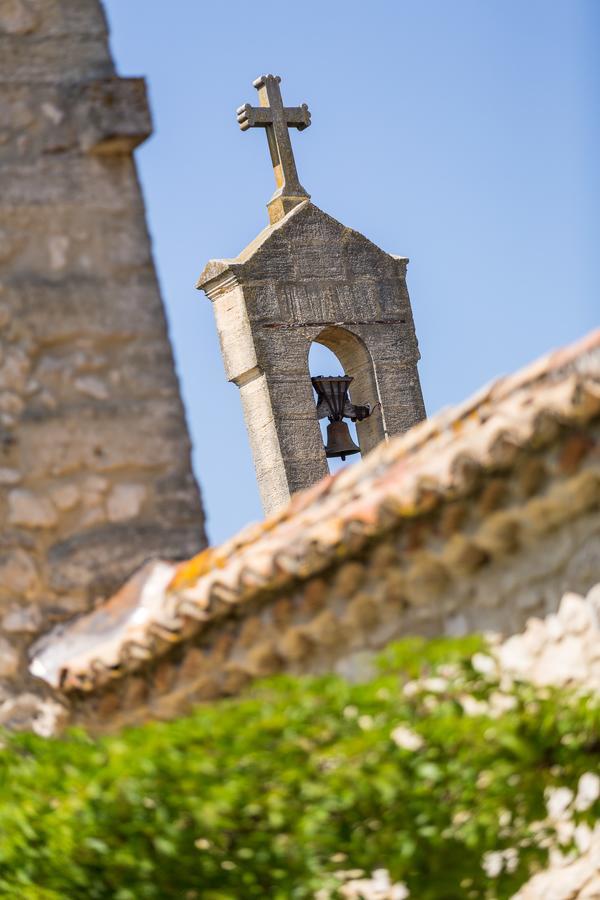 Le Mas De La Chapelle Sainte Anastasie  Exteriör bild